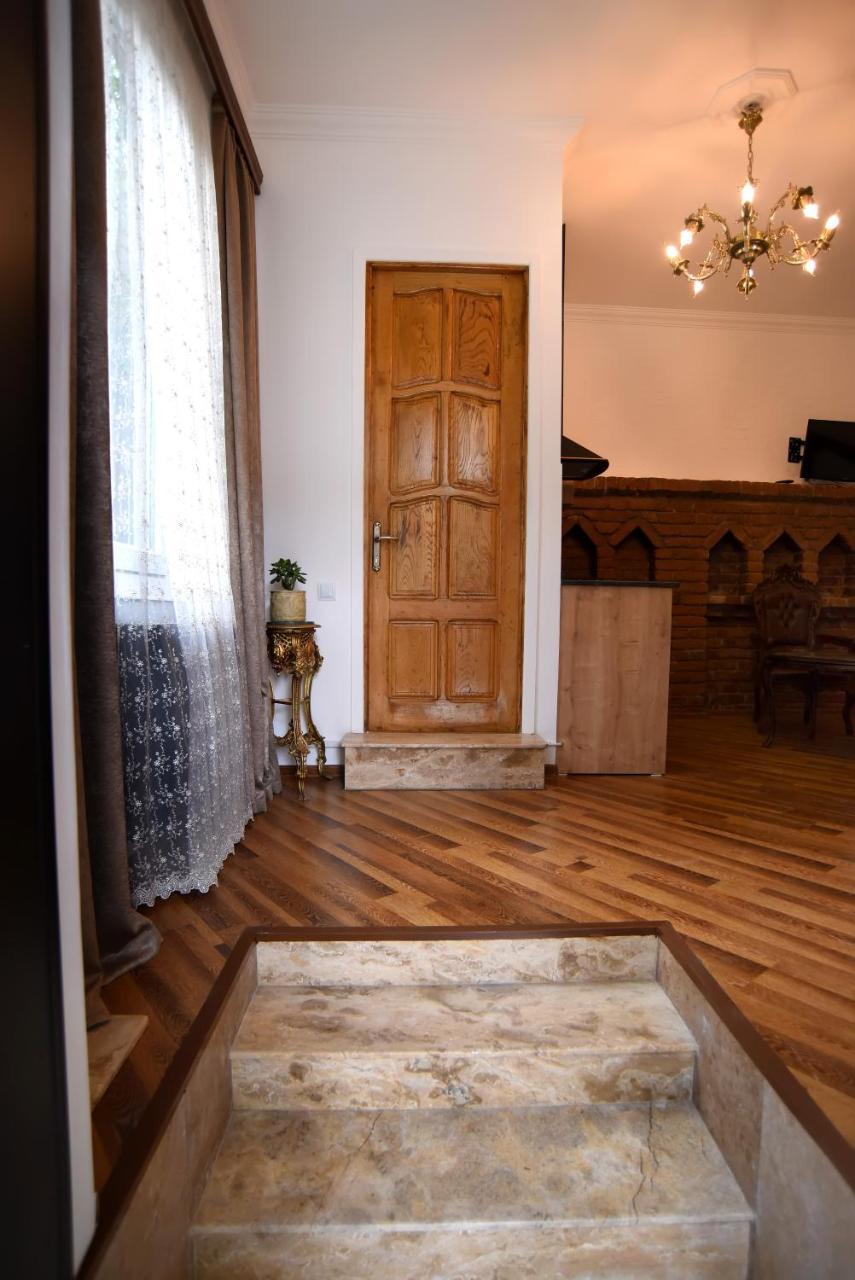 Old Vera Tbilisi Buitenkant foto
